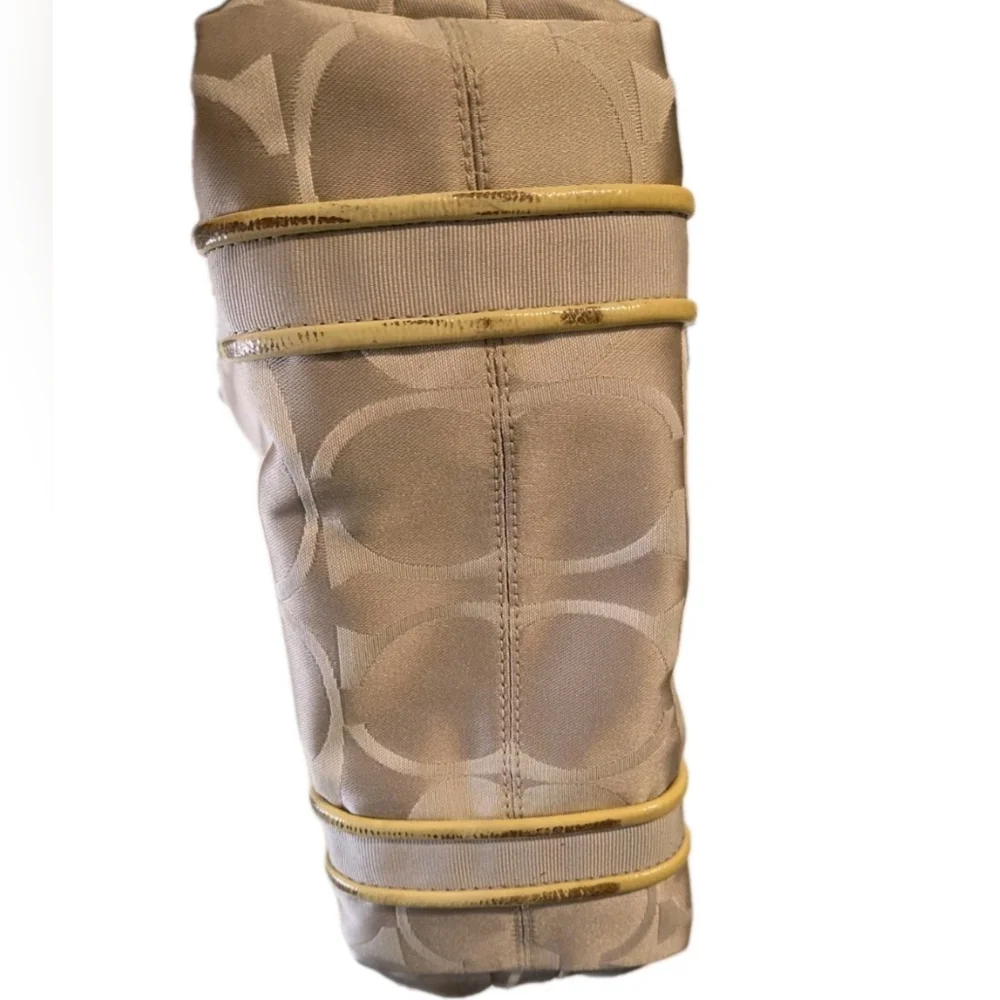 Coach Poppy Signature Beige & Yellow Shoulder Bag Super Cute 😍 - Picture 7 of 8